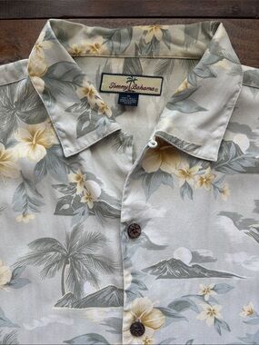 Tommy Bahama Men’s Hawaiian Shirt